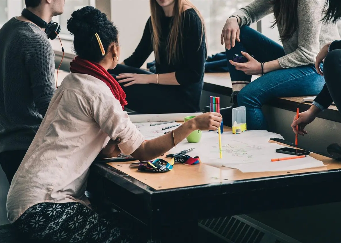 Più donne e giovani nelle aziende: intesa tra Confindustria e sindacati a sostegno del lavoro